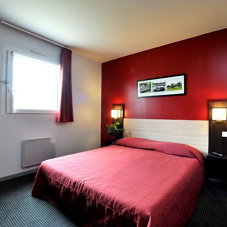 Brit Hotel Saint-Quentin Fayet  Exterior foto