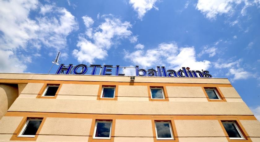 Brit Hotel Saint-Quentin Fayet  Exterior foto
