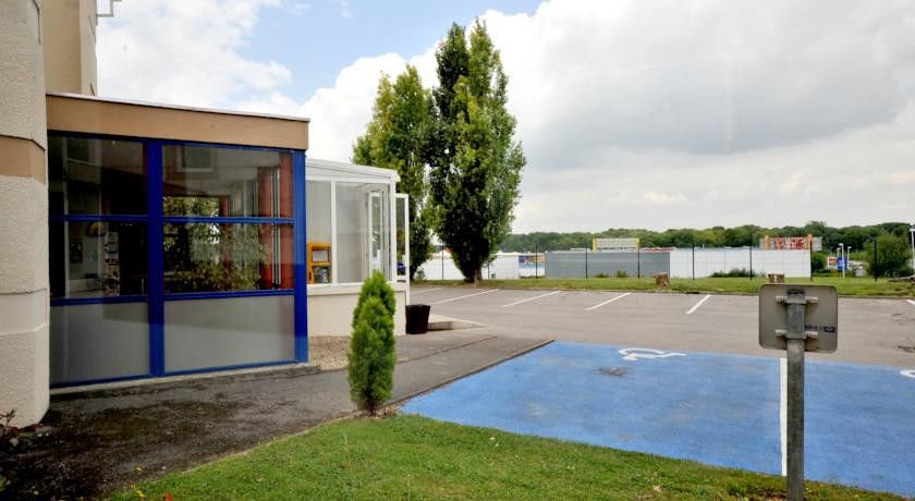 Brit Hotel Saint-Quentin Fayet  Exterior foto
